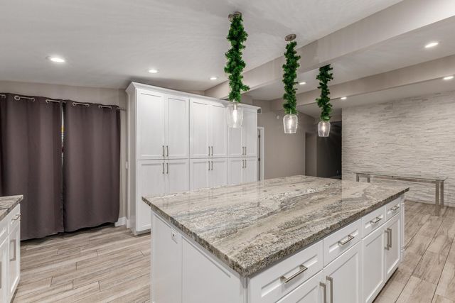 15041 N 6th Street, Phoenix, AZ 85022