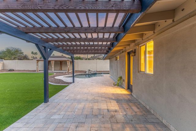 15041 N 6th Street, Phoenix, AZ 85022