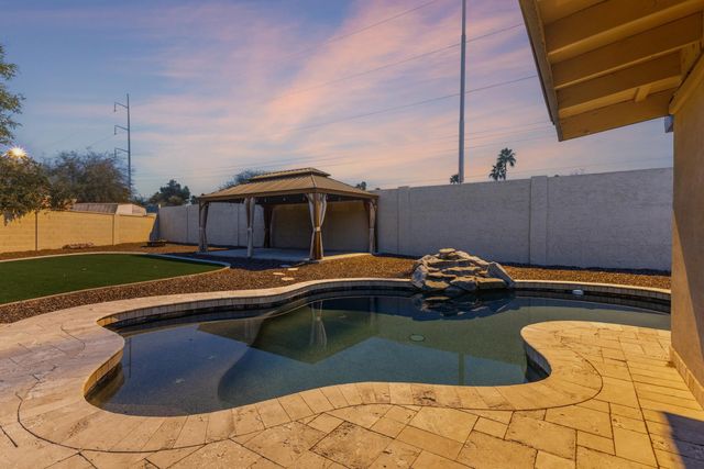 15041 N 6th Street, Phoenix, AZ 85022