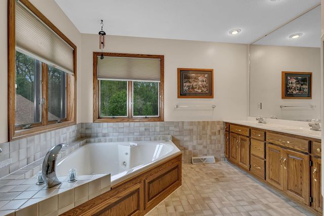 4457 Farmdale Circle, Saint Augusta, MN 56301