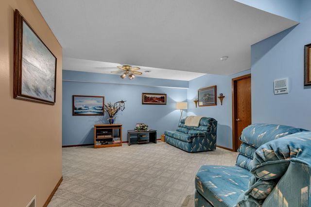 4457 Farmdale Circle, Saint Augusta, MN 56301