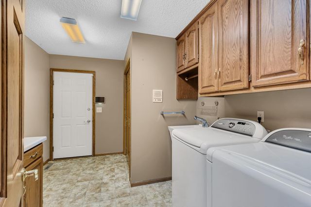 4457 Farmdale Circle, Saint Augusta, MN 56301