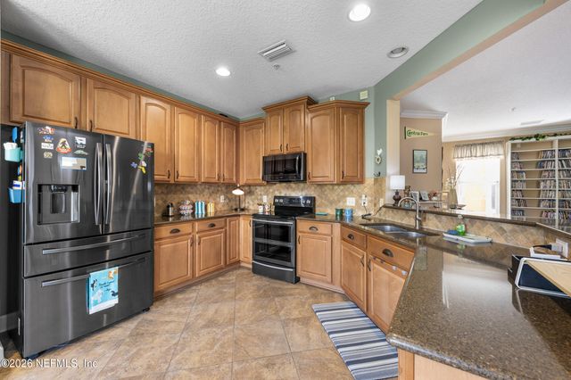 4480 DEERWOOD LAKE Parkway 238, Jacksonville, FL 32216