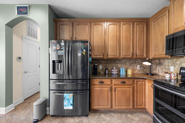 4480 DEERWOOD LAKE Parkway 238, Jacksonville, FL 32216