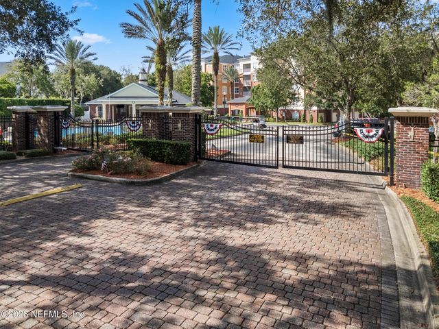 4480 DEERWOOD LAKE Parkway 238, Jacksonville, FL 32216