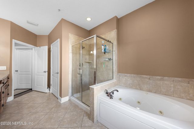 4480 DEERWOOD LAKE Parkway 238, Jacksonville, FL 32216