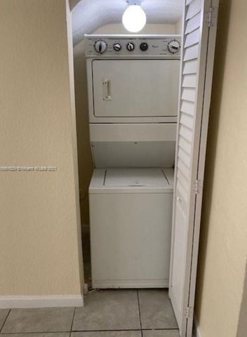 315 NW 84th Ter 315, Miami, FL 33150