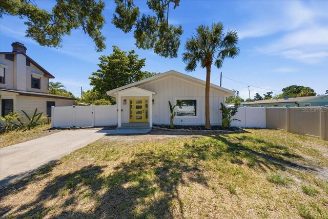 8452 6TH STREET N, St Petersburg, FL 33702
