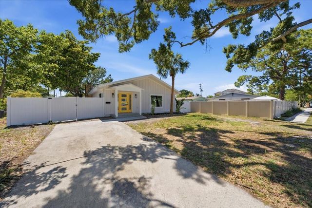 8452 6TH STREET N, St Petersburg, FL 33702