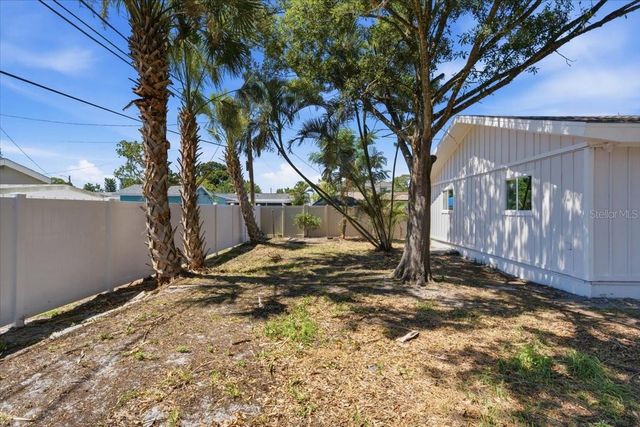 8452 6TH STREET N, St Petersburg, FL 33702