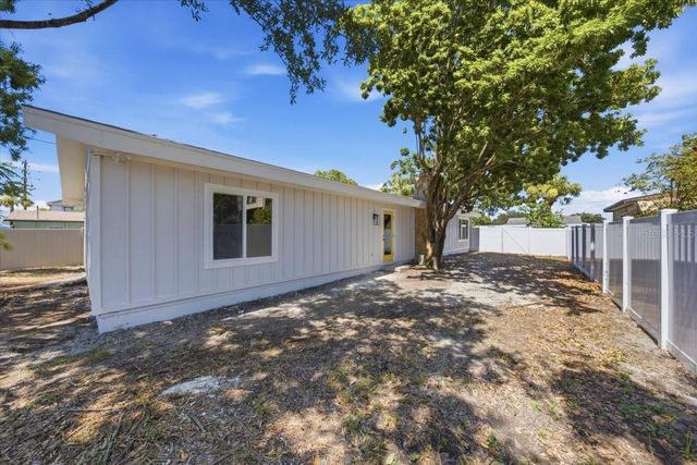 8452 6TH STREET N, St Petersburg, FL 33702