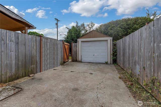 3842 E K Street, Tacoma, WA 98404