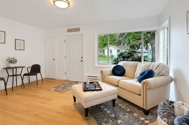3842 E K Street, Tacoma, WA 98404