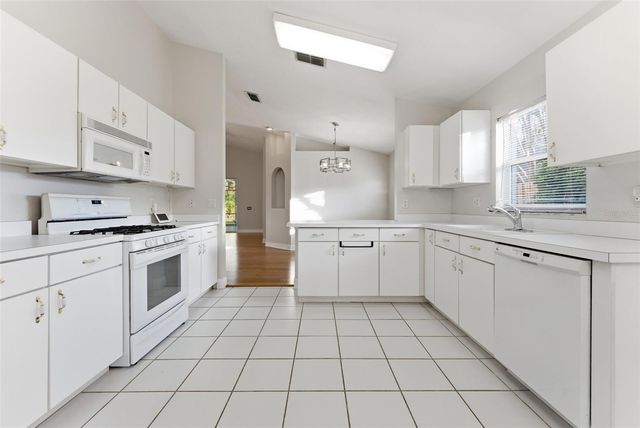 8506 TIARA PARK WAY, Tampa, FL 33635