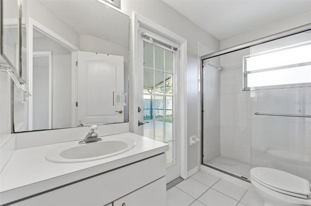 8506 TIARA PARK WAY, Tampa, FL 33635