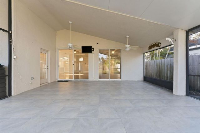 8506 TIARA PARK WAY, Tampa, FL 33635