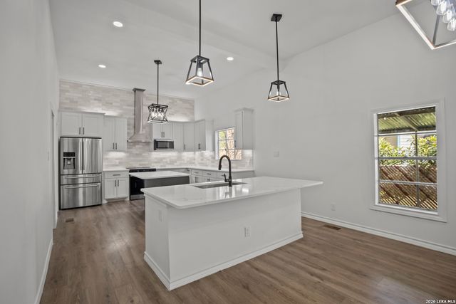 1801 N Palmetto, San Antonio, TX 78208