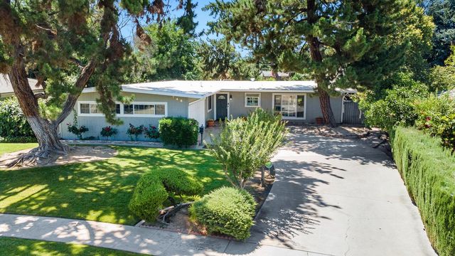 746 W Acacia Avenue W, Fresno, CA 93705