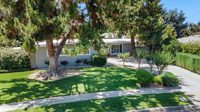 746 W Acacia Avenue W, Fresno, CA 93705