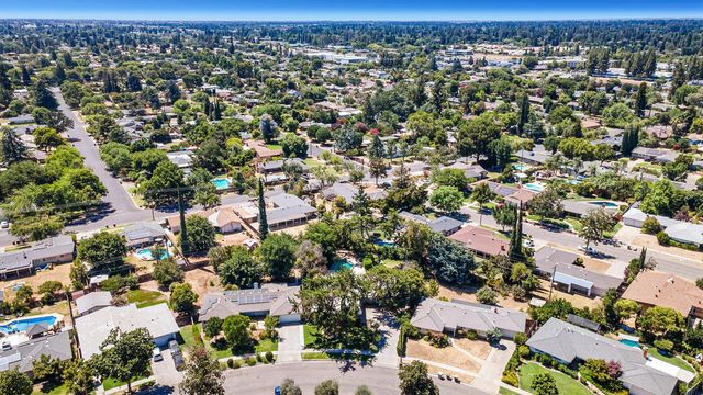 746 W Acacia Avenue W, Fresno, CA 93705