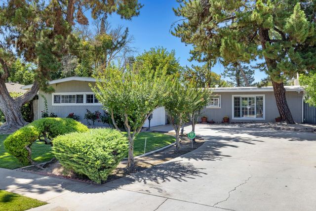 746 W Acacia Avenue W, Fresno, CA 93705