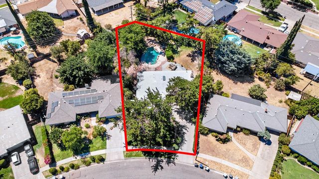 746 W Acacia Avenue W, Fresno, CA 93705