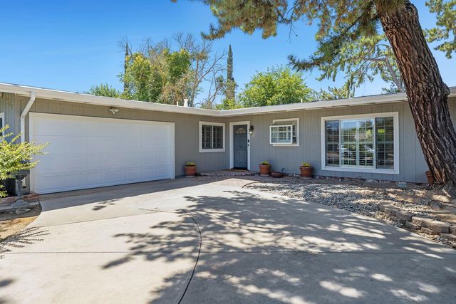 746 W Acacia Avenue W, Fresno, CA 93705