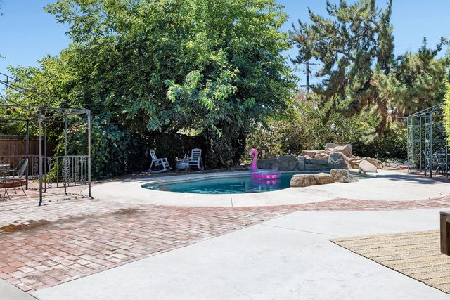 746 W Acacia Avenue W, Fresno, CA 93705