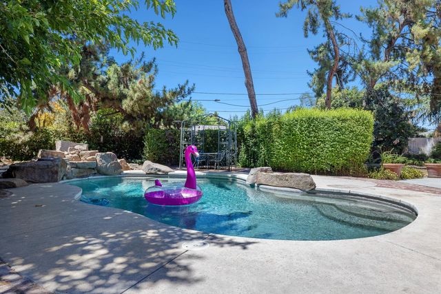 746 W Acacia Avenue W, Fresno, CA 93705