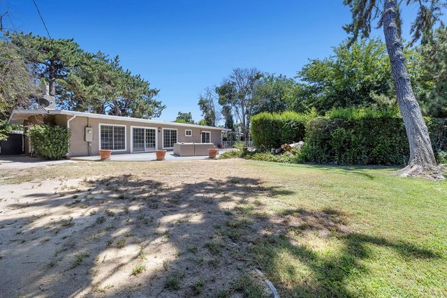 746 W Acacia Avenue W, Fresno, CA 93705