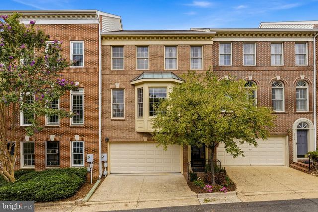 2536 GADSBY PL, Alexandria, VA 22311