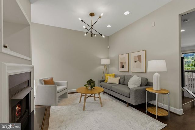 2536 GADSBY PL, Alexandria, VA 22311