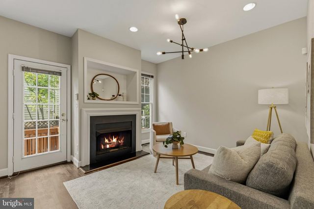 2536 GADSBY PL, Alexandria, VA 22311