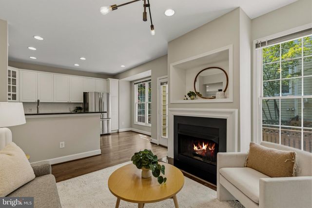 2536 GADSBY PL, Alexandria, VA 22311
