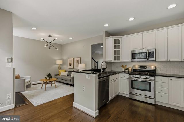 2536 GADSBY PL, Alexandria, VA 22311