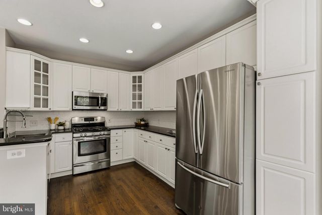 2536 GADSBY PL, Alexandria, VA 22311