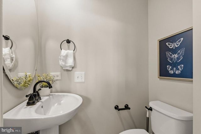 2536 GADSBY PL, Alexandria, VA 22311