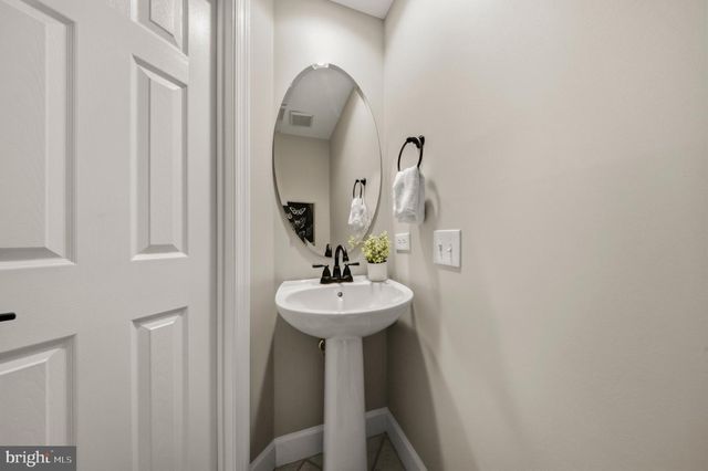 2536 GADSBY PL, Alexandria, VA 22311