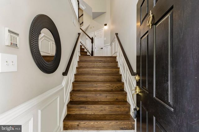 2536 GADSBY PL, Alexandria, VA 22311