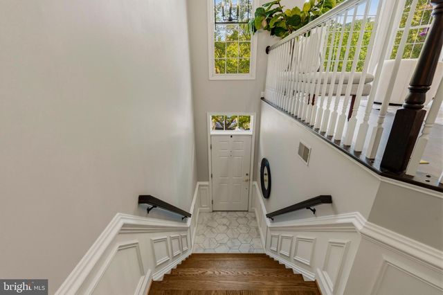 2536 GADSBY PL, Alexandria, VA 22311
