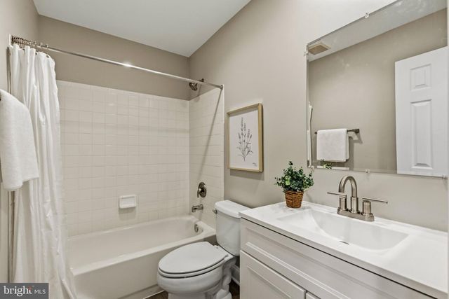 2536 GADSBY PL, Alexandria, VA 22311