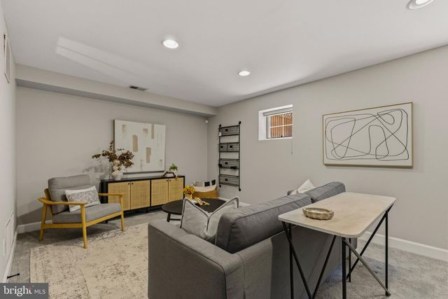 2536 GADSBY PL, Alexandria, VA 22311