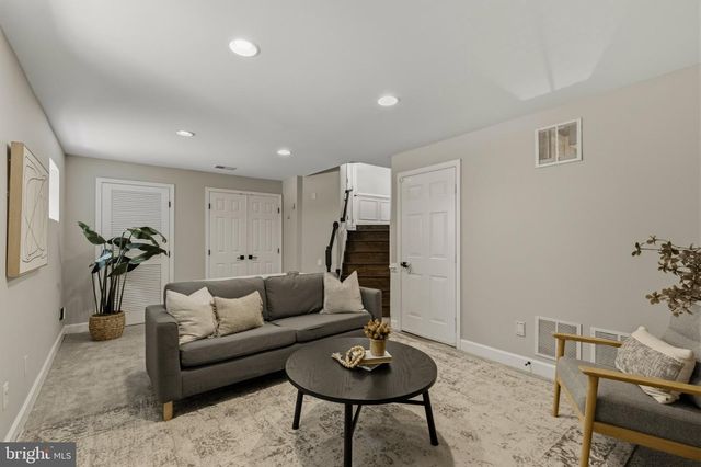 2536 GADSBY PL, Alexandria, VA 22311