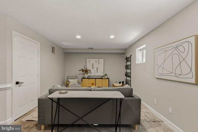 2536 GADSBY PL, Alexandria, VA 22311