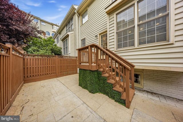 2536 GADSBY PL, Alexandria, VA 22311