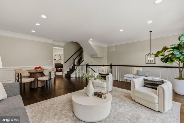 2536 GADSBY PL, Alexandria, VA 22311