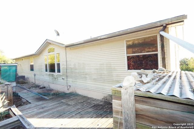 315 Cameron Trail, Lakehills, TX 78063