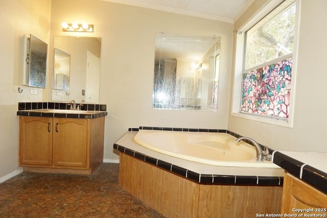 315 Cameron Trail, Lakehills, TX 78063