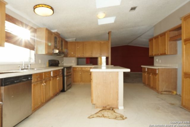 315 Cameron Trail, Lakehills, TX 78063