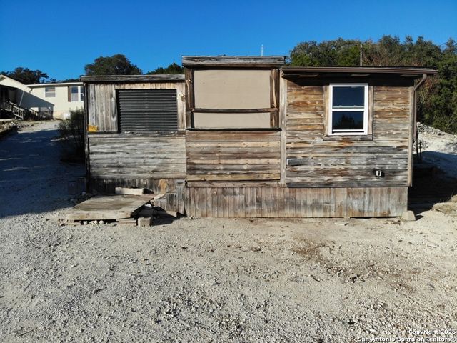 315 Cameron Trail, Lakehills, TX 78063